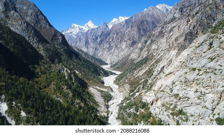 Gangotri Glacier  Mountain Valley View