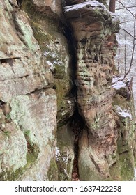Gap forming between the stone. 