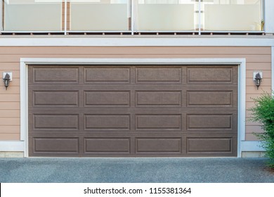 Garage Door House Images Stock Photos Vectors Shutterstock