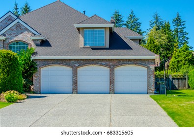 Double Doors Garage Nicely Paved Driveway Stock Photo 332316305 ...