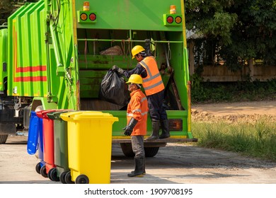 8,151 Dustbin man Images, Stock Photos & Vectors | Shutterstock