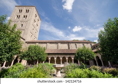 Garden Of The Cloisters Museum In New York