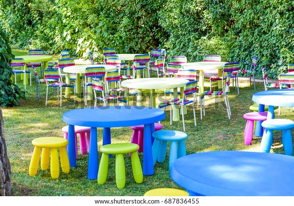 kids party table and chairs