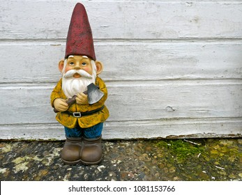 garden gnome red hat