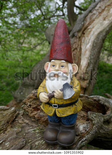 garden gnome red hat