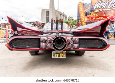 Batmobile Bilder Stockfotos Und Vektorgrafiken Shutterstock