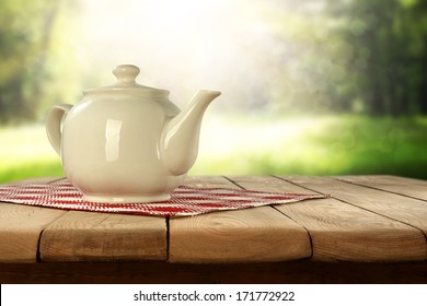 Garden Tea Time 