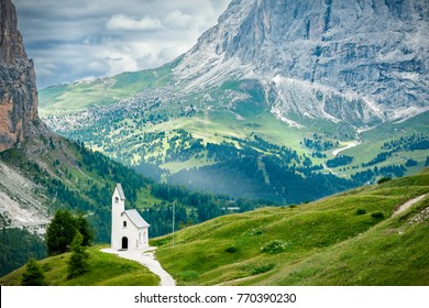 Gardena Pass Chapel, Passo Gardena, Dolomites, Val Gardena, Val Badia, South Tyrol, Italy