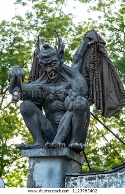 download stone gargoyle statues for sale