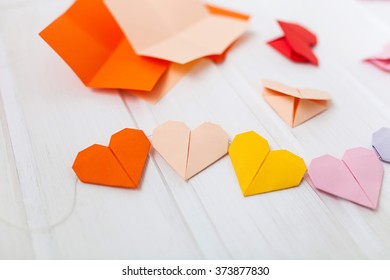 Origami Herz Stockfotos Bilder Und Fotografie Shutterstock