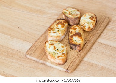 Garlic And Cheese Bread Slices