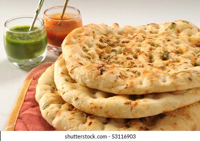 Garlic Naan With Chutney