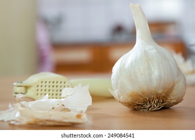 Garlic on kitchen table