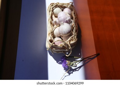 garlic on the table