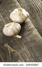 garlic on the table