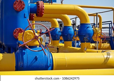 Gas industry, gas transport system. Communications, stop valves and appliances for gas pumping station.