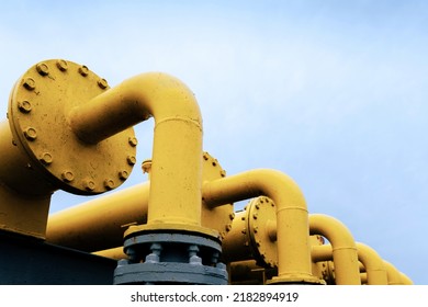 Gas Pipeline Oil Industry. Yellow Gas Pipe Power Technology. Fuel Energy Equipment. Gas Industry, Oil Transport System