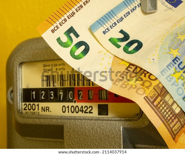 Gas prices\
heating costs Euro bill increase\
symbol
