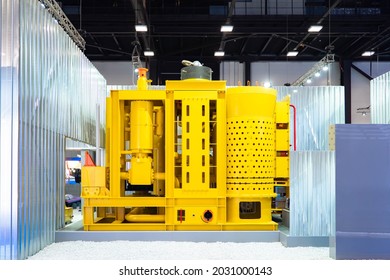 Gas Production Equipment. Equipment For Subsea Gas Production. Yellow Car For Gas Production. Equipment For Methane Extraction. Submarine Machine For Mining Hydrocarbons. Mining Propan Or Metan