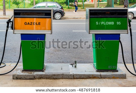 Gas pump in Paris : diesel and unleaded 95