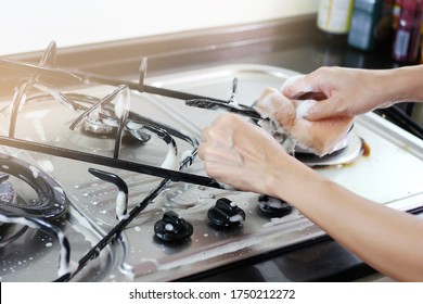 Gas Stove Cleaning By Hand