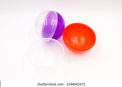 Gashapon, Toy In A Ball