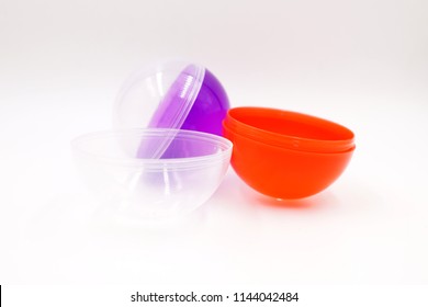 Gashapon, Toy In A Ball