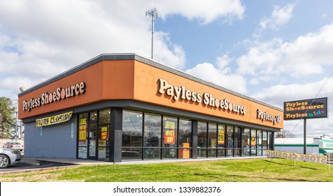 payless number of stores