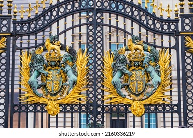 Gate, Entrance To Buckingham Palace