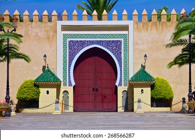 Gate to the palace of the king of Morocco in Fez, Morocco
