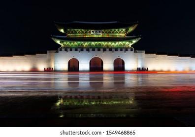 光化門(Gwanghwamun Gate) /the main gate of Gyeongbok Palace It was built in the 4th year of King Taejo's reign (1395)