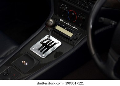 Gated Shifter Of Ferrari 550 Barchetta Shot In Natural Lighting.