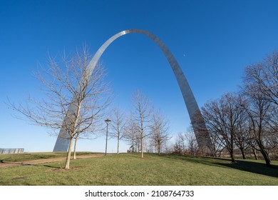 Gateway Arch National Park In St. Louis Missour On A Sunny Winter Day