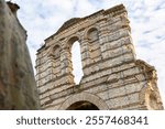 A gateway and a wall of the Roman amphitheater Palais Galien remains is in the French city Bordeaux.