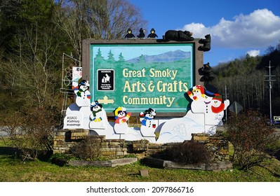 Gatlinburg, Tennessee USA - December 26, 2021: Great Smoky Mountains Arts And Crafts Community.        