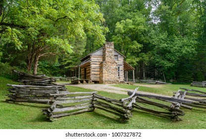 Imagenes Fotos De Stock Y Vectores Sobre Smoky Mountains Cabin