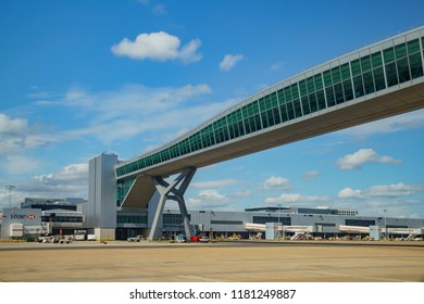 1,606 Gatwick Images, Stock Photos & Vectors | Shutterstock