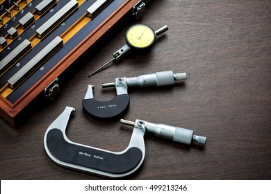 Gauge block set with outside micrometer and dial gauge is basic tool for use in manufacturing process industrial sector.