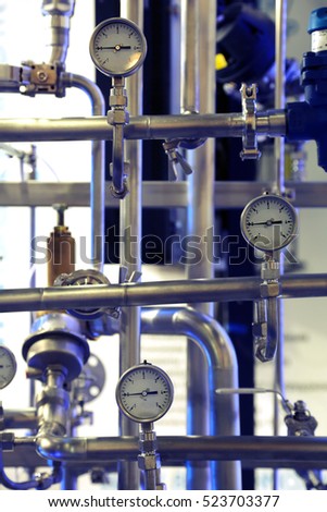 Gauge/sensor in the piping system