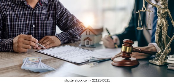 Gavel Law, Judge. It Represents Justice. Real Estate Auction In There Are Experts To Help You Make Investment-worthy Decisions. House With Hammer Foreclosure, Sale, Auction, Business, Purchase