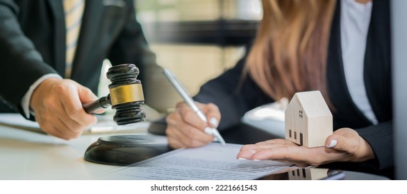 Gavel Law, Judge. It Represents Justice. Real Estate Auction In There Are Experts To Help You Make Investment-worthy Decisions. House With Hammer Foreclosure, Sale, Auction, Business, Purchase