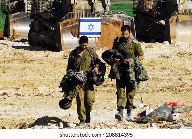 GAZA STRIP - JAN 18 2009:Israeli Soldiers Partially Withdraw From Gaza Into Israel, As Both Hamas And Israel Announce Separate Cease-fires.