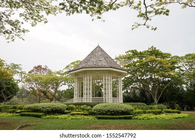Gazebo White Bandstand Singapore Botanic Gardens Stock Photo 1552547792 ...