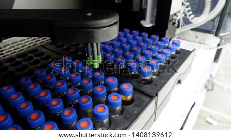 GC/HPLC autosample is robotic arm which bring the sample to machine.