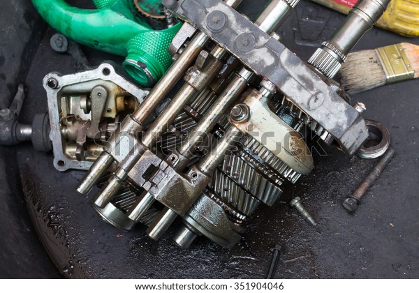 Gear on Engine\
oil