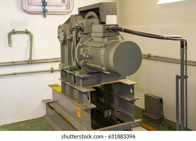 Gear Of The Passenger Elevator System