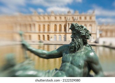 Gelios, Helios, Versailles parc building palace and statues