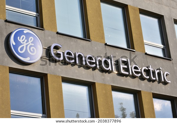 General\
Electric logo, emblem, symbol on the facade of General Electric\
Company. WARSAW, POLAND - AUGUST 21,\
2021
