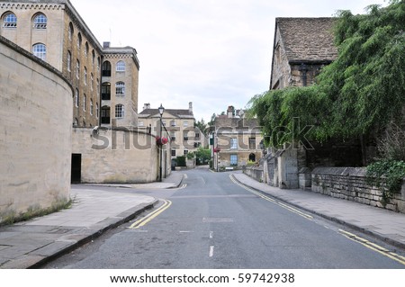 General Street View in an English Town