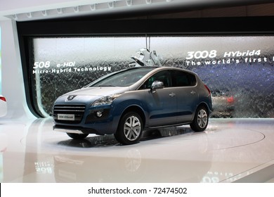 77 Peugeot 3008 hybrid4 Images, Stock Photos & Vectors | Shutterstock